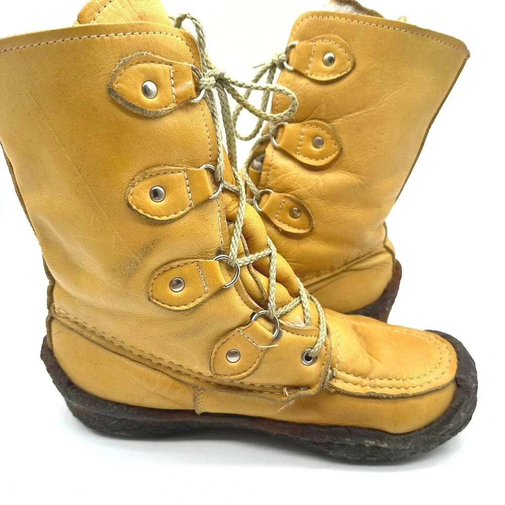 Vintage 70s Glo-Warm by Border Tan Leather Shearling Mukluk Canadian Boots 8